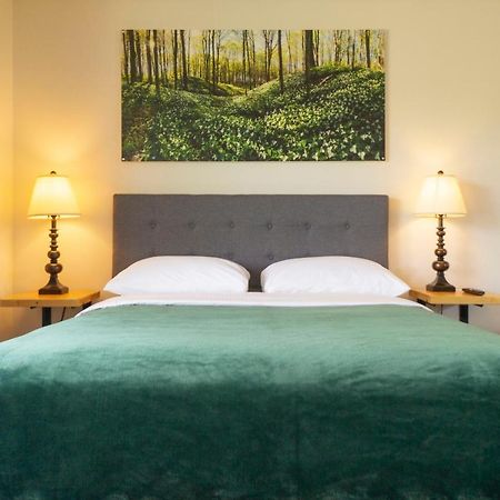 Wayside Motel Manitoulin Manitowaning Экстерьер фото
