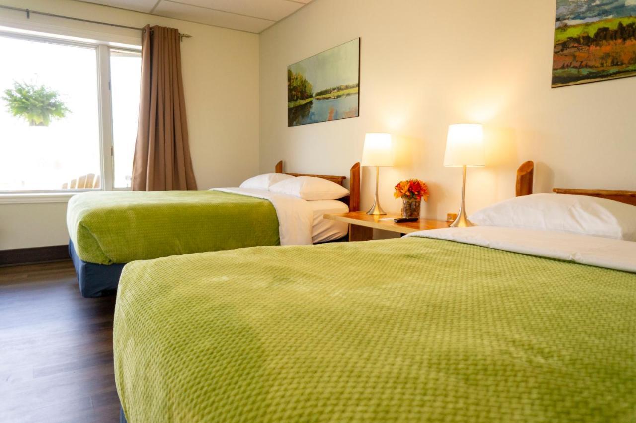 Wayside Motel Manitoulin Manitowaning Экстерьер фото