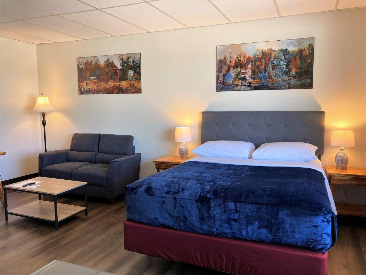 Wayside Motel Manitoulin Manitowaning Экстерьер фото