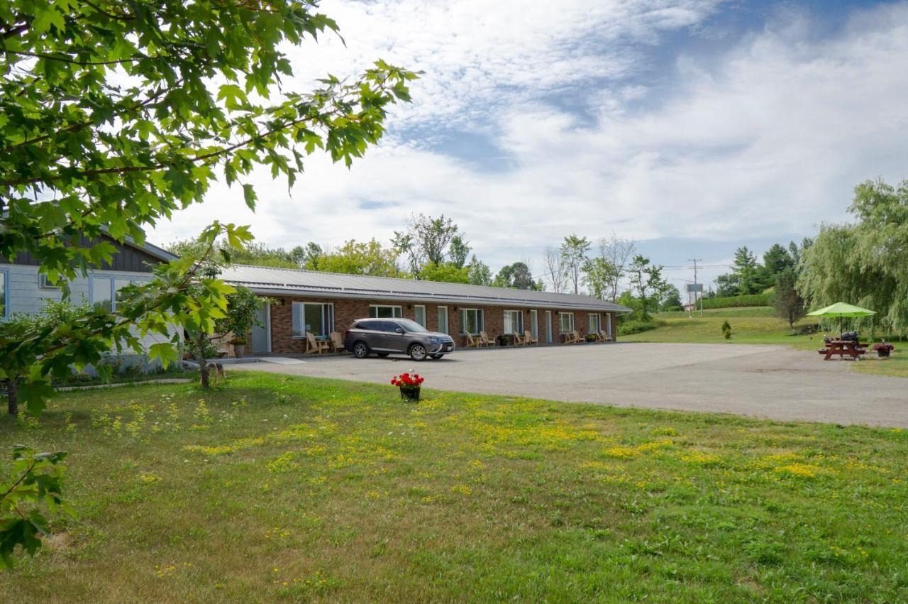 Wayside Motel Manitoulin Manitowaning Экстерьер фото