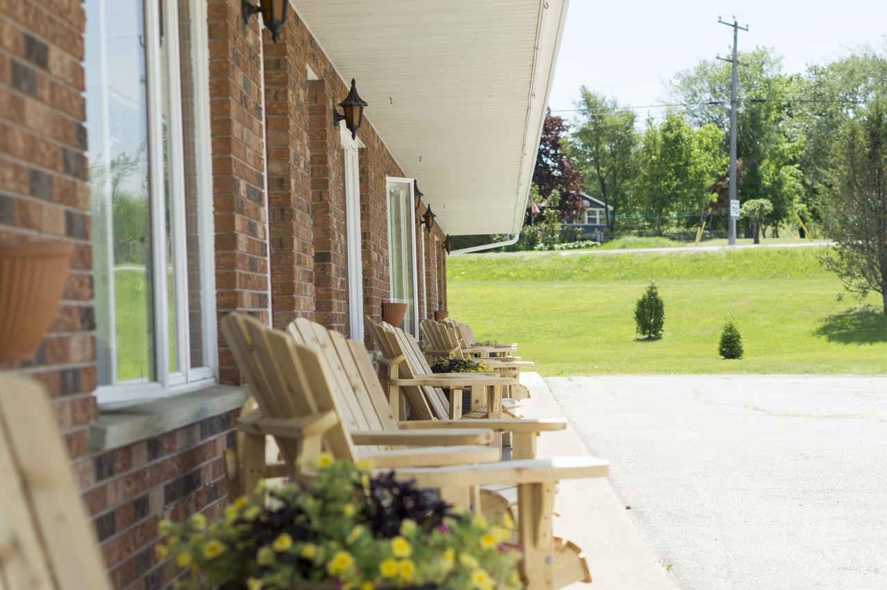 Wayside Motel Manitoulin Manitowaning Экстерьер фото
