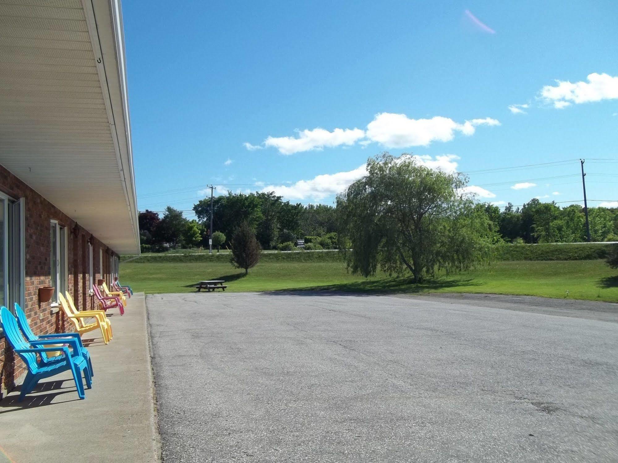 Wayside Motel Manitoulin Manitowaning Экстерьер фото