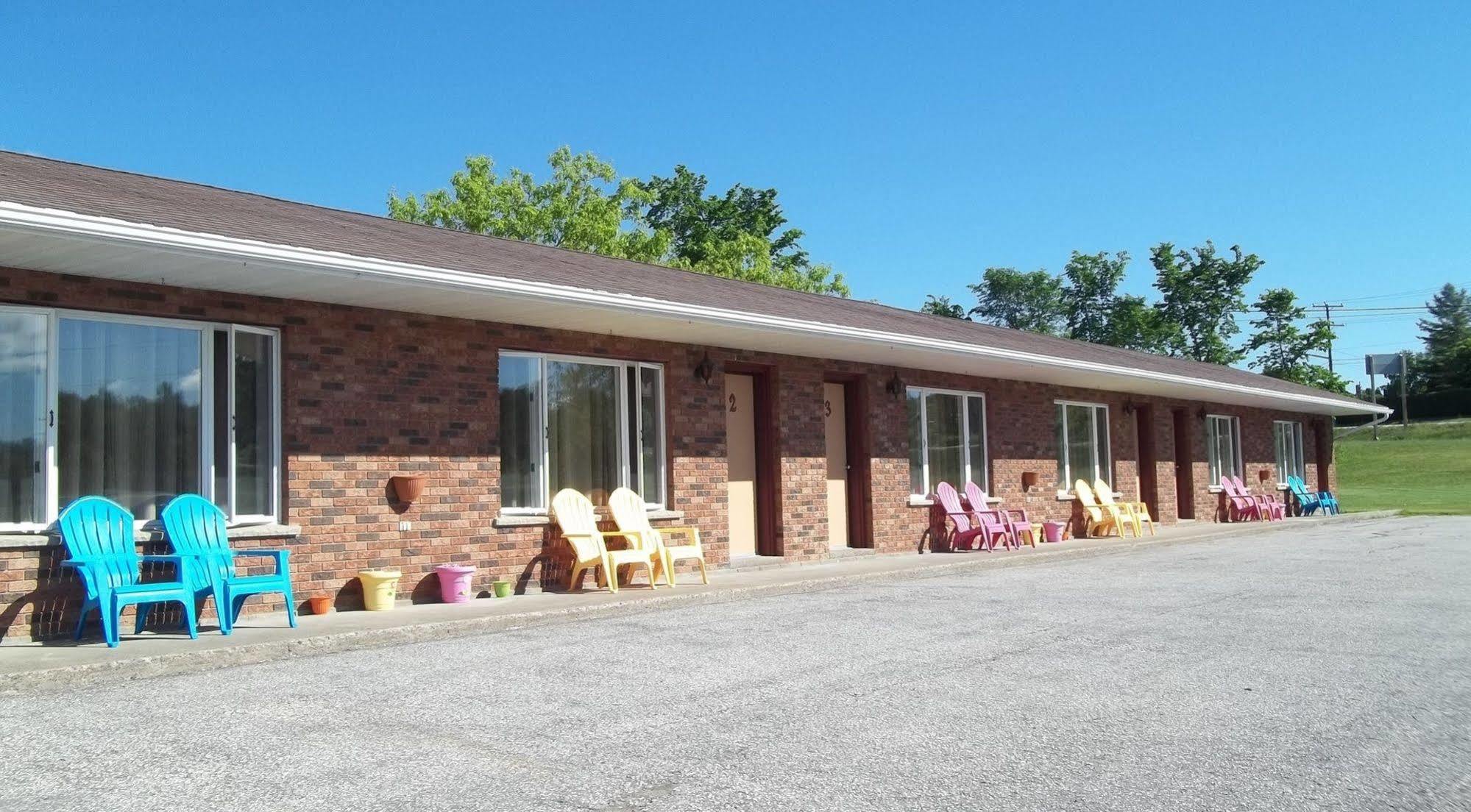 Wayside Motel Manitoulin Manitowaning Экстерьер фото