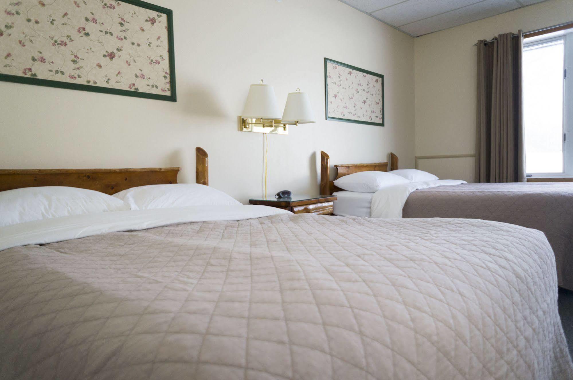Wayside Motel Manitoulin Manitowaning Экстерьер фото