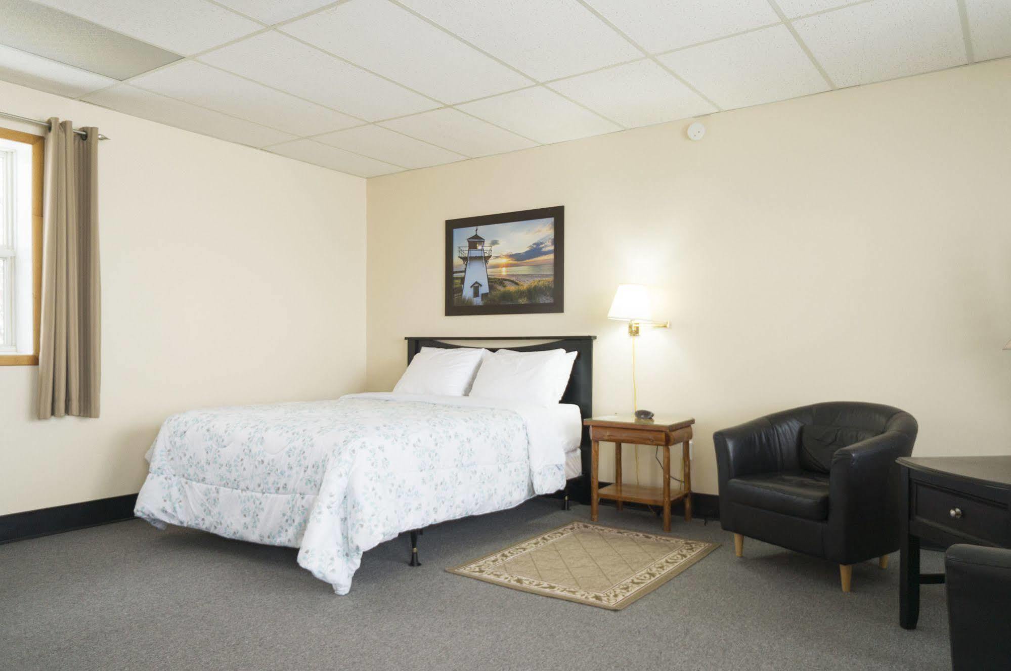 Wayside Motel Manitoulin Manitowaning Экстерьер фото