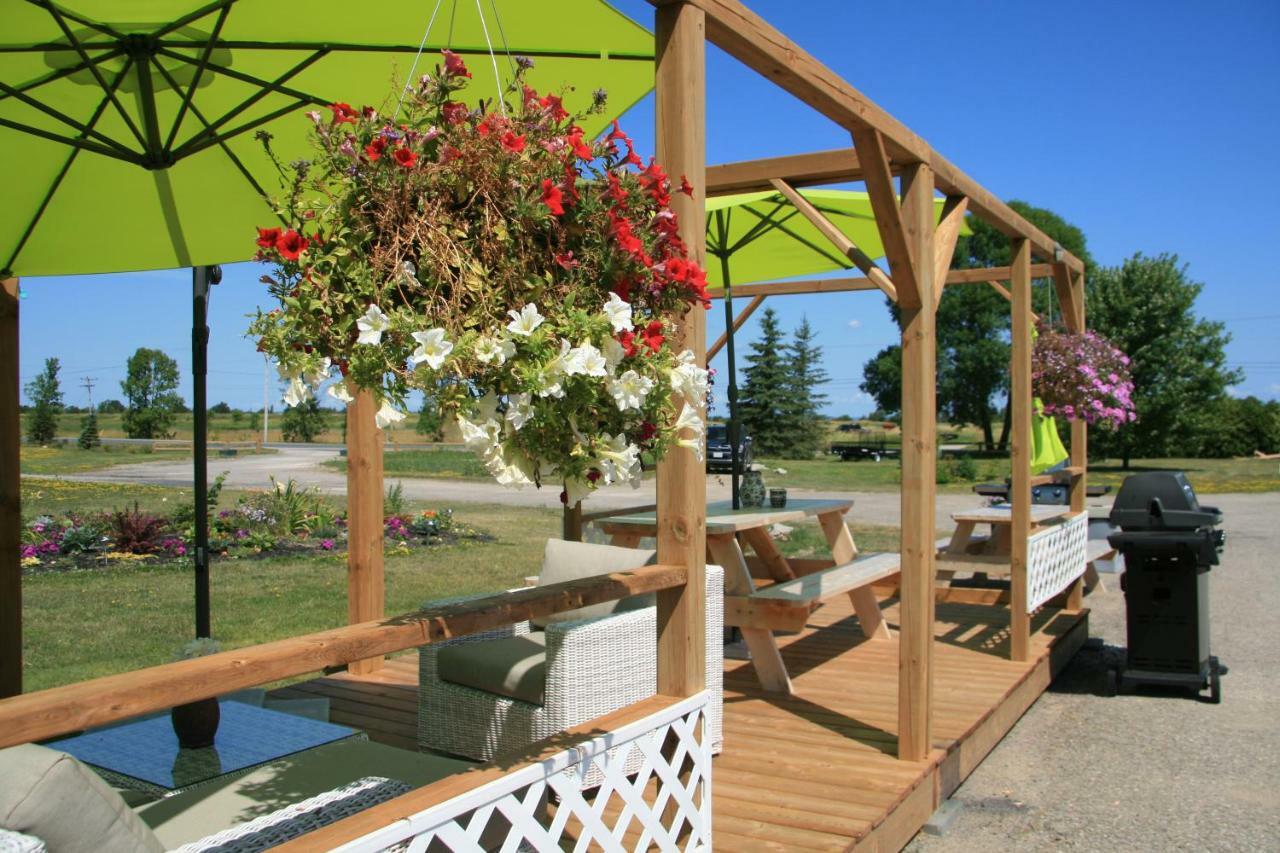Wayside Motel Manitoulin Manitowaning Экстерьер фото